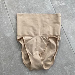 Skims NWOT High waist Briefs